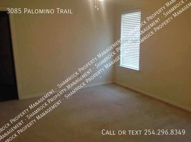 Building Photo - Duplex in Surrey Ridge!