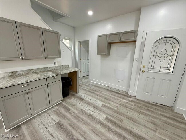 Foto del edificio - 338 N Wooster Ave