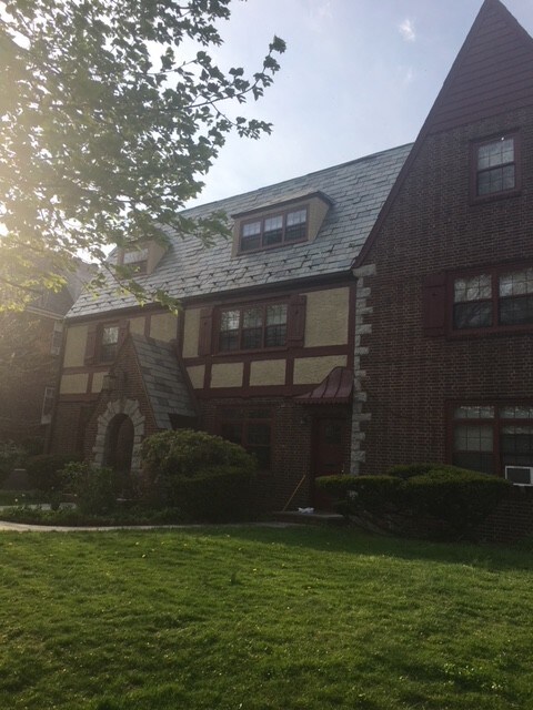 Primary Photo - 215-37 43rd Ave