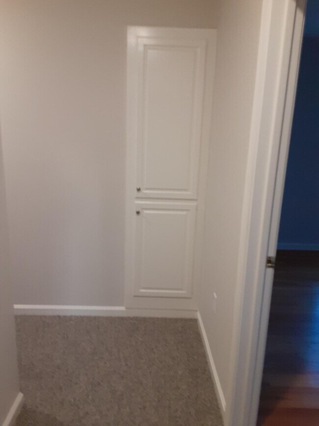 linen closet - 2 Lincoln St