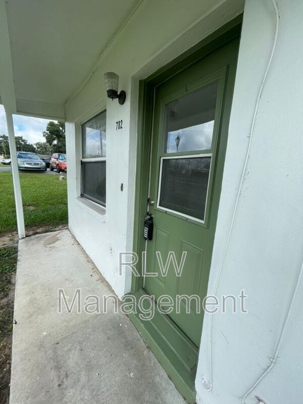 Building Photo - 117 Cherry Ave