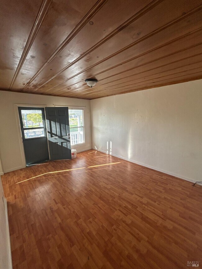 Foto del edificio - 900 Mare Island Way
