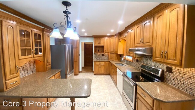 Building Photo - 4 br, 2.5 bath House - 1316 W Woodside Drive