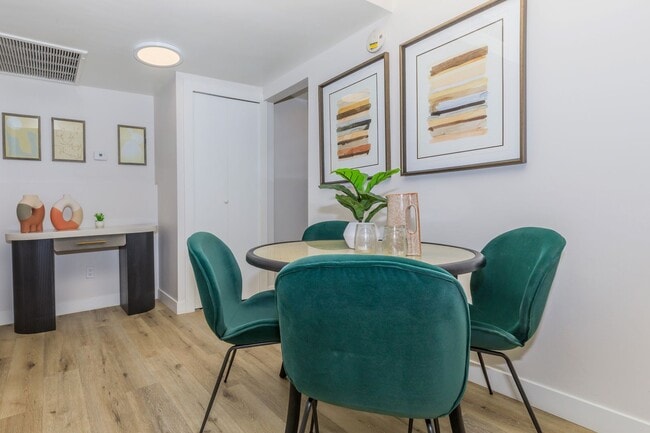 Interior Photo - Ellis Midtown