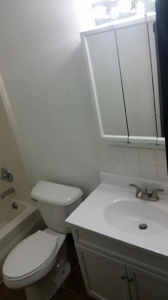 Foto del edificio - 421 10th St N