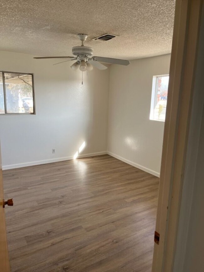 Foto del edificio - 3 BR 2 Bath
