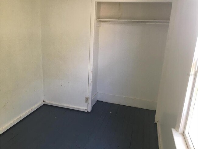 Foto del edificio - 124 Daytona Ave