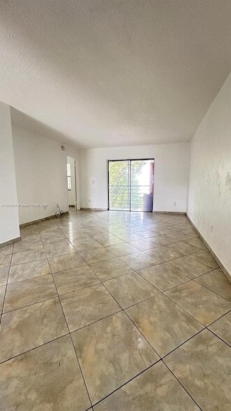 Building Photo - 20800 NE 8th Ct