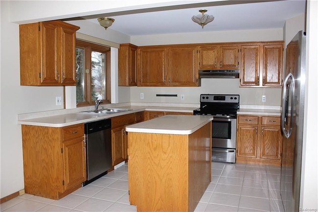 Building Photo - 1263 Bembridge Dr
