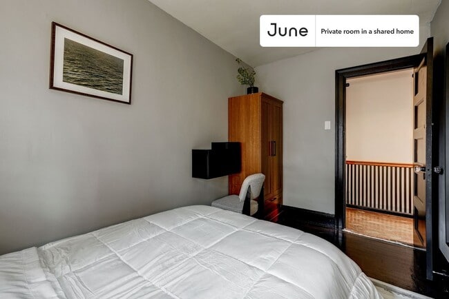 Foto del edificio - Room in Shared 7 bed/3.5 bath home