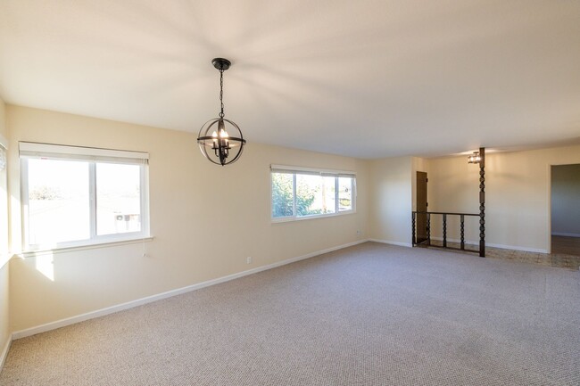 Building Photo - Charming 4-Bedroom Home with Scenic Views ...