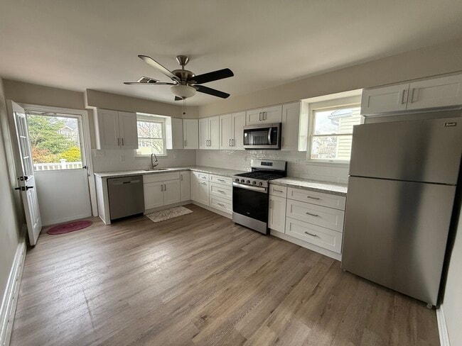 Foto del edificio - 607 1st Ave