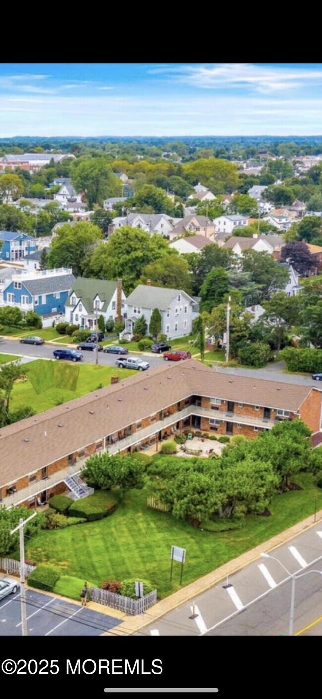 Foto del edificio - 548 Ocean Blvd