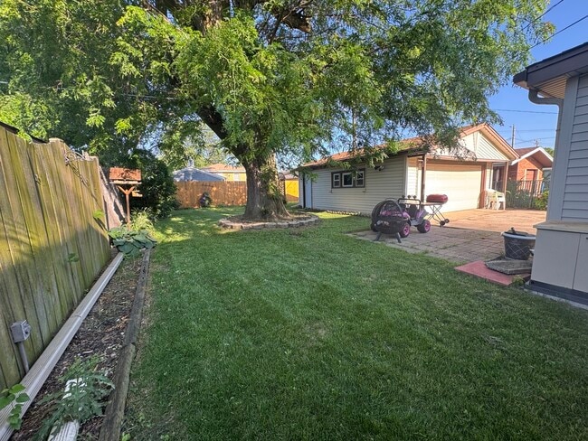 Building Photo - 7930 McVicker Ave