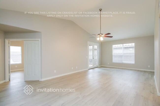 Building Photo - 3844 E San Remo Ave