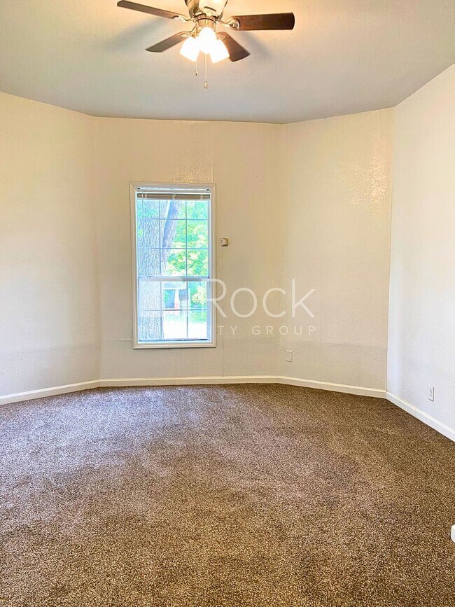 Foto del edificio - 328 N Philadelphia Ave