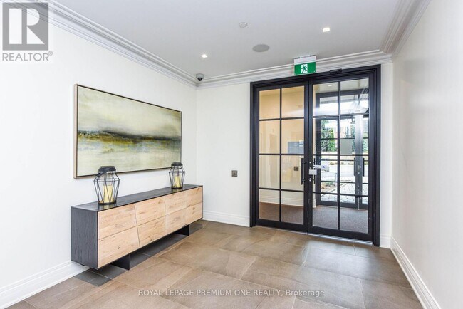 Building Photo - 571 Prince Edward Dr N