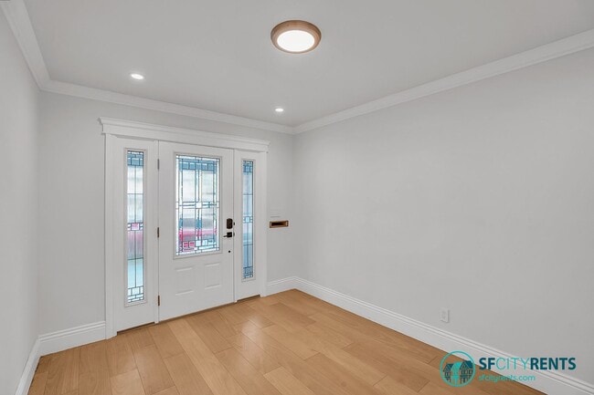 Foto del edificio - Diamond Heights/Noe Valley: Single Family Home w/ Guest Suite, Yard, Garage & EV Charger