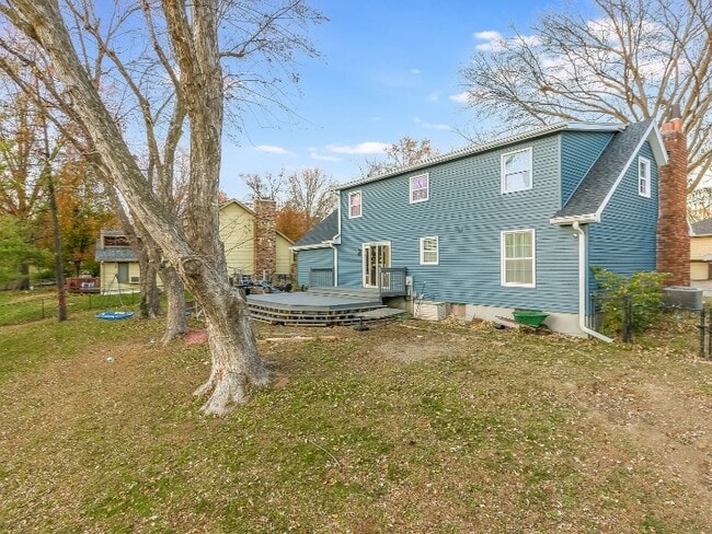 Building Photo - 4816 Mockingbird Ln