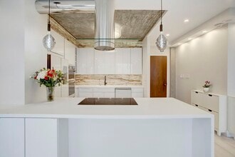 Building Photo - 14 Greenway Plz