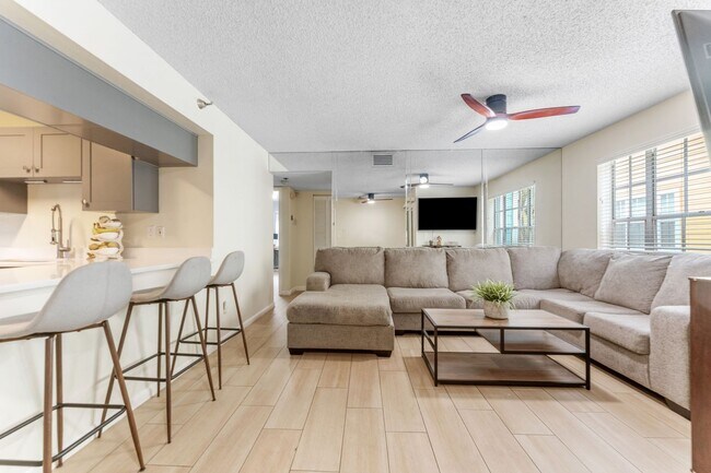 Foto del edificio - Beautiful 2/2 Condo located in South Tampa!
