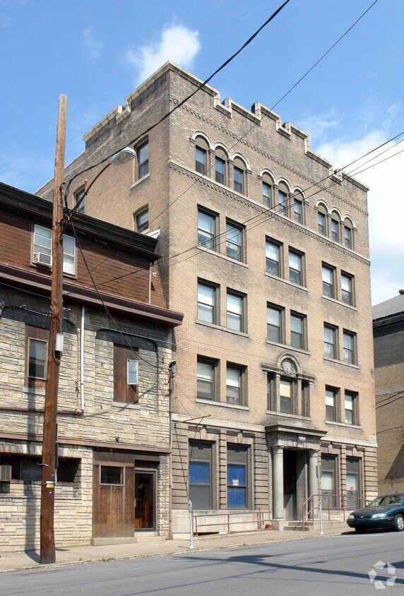 Building Photo - Center City Apartments