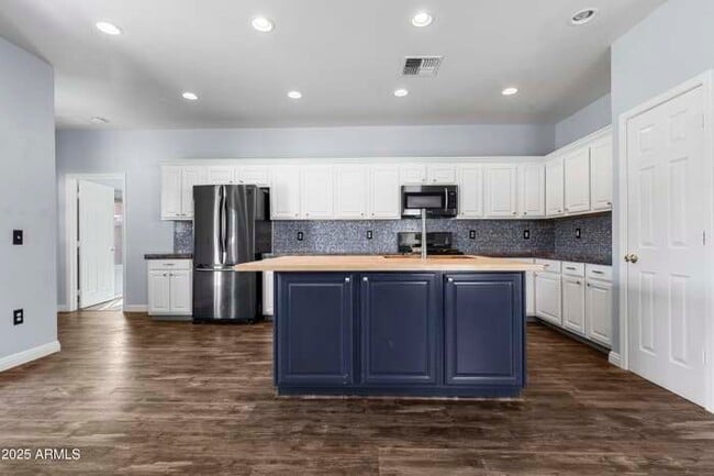 Building Photo - 12909 W Aster Dr