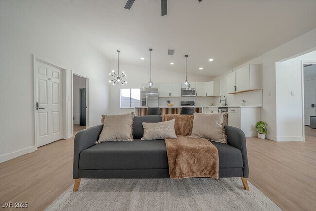 Foto del edificio - 1671 Sandalwood Ln