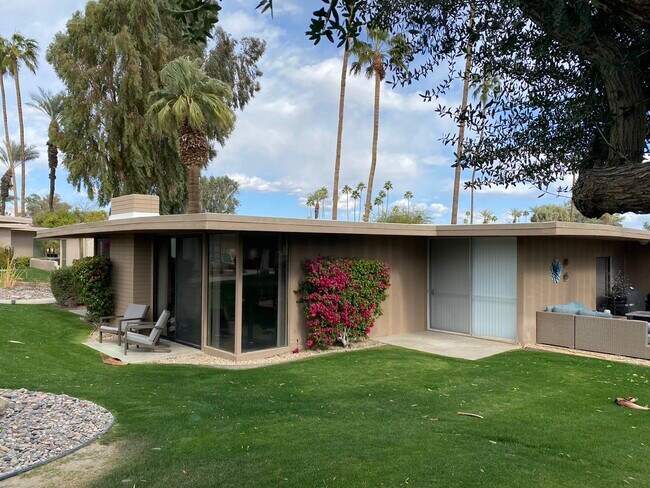 Multiple Patios - 42320 Baracoa Dr