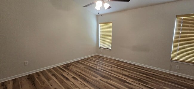 Building Photo - 3930 SW 57th Terrace