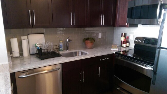 Building Photo - 1500 Hudson St