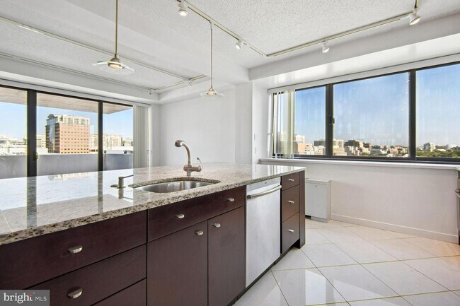 Foto del edificio - 4141 N Henderson Rd