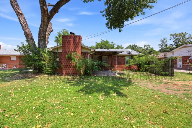 Foto del edificio - 841 N Country Acres Ave
