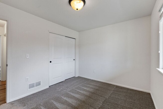 Foto del edificio - Spacious 3bd 2ba Greeley Ranch Style Home