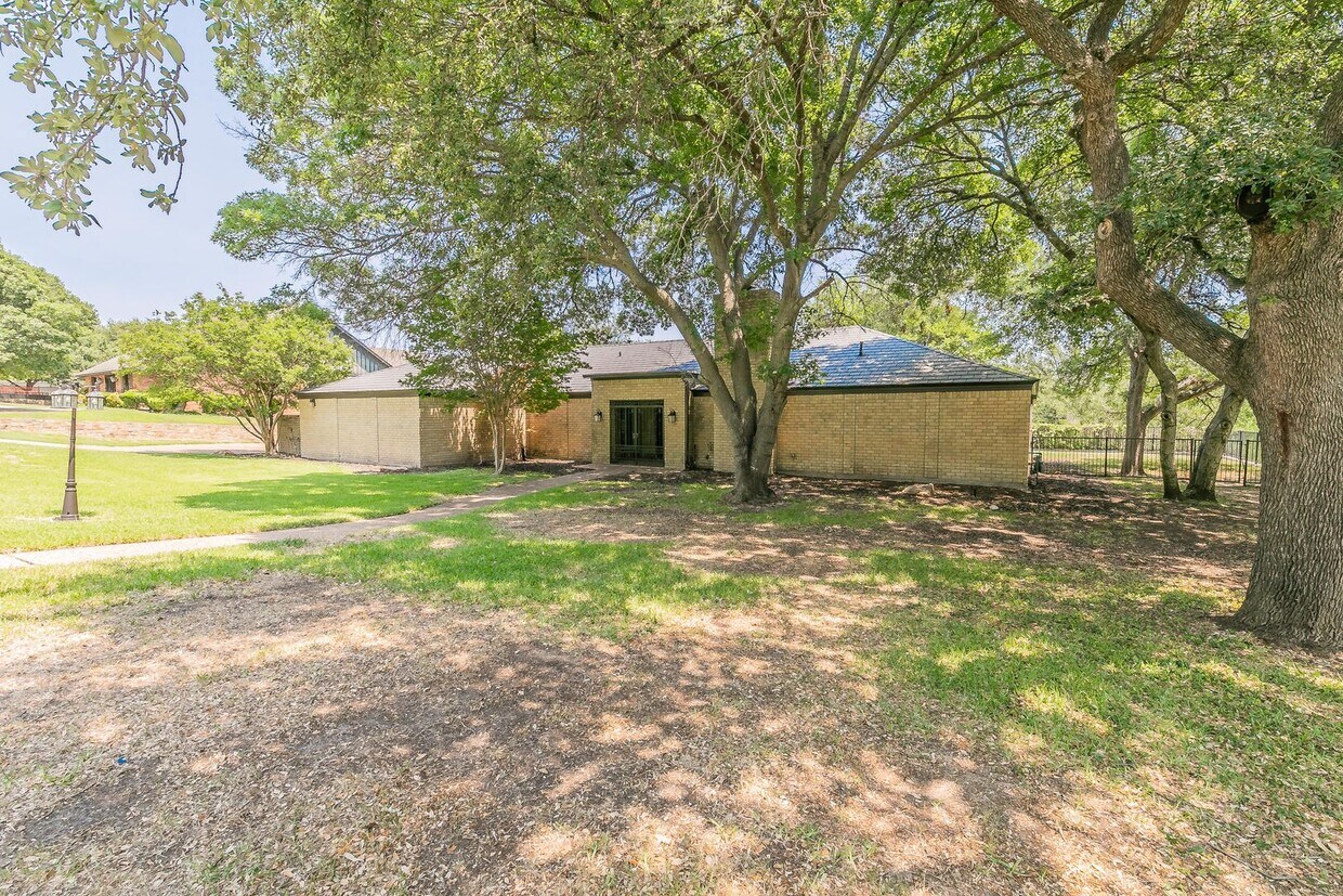 1425 Westover Ln, Fort Worth, TX 76107 House Rental in Fort Worth, TX
