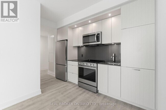 Building Photo - 60 Central Park Roadway