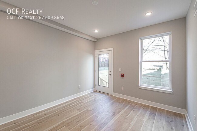 Building Photo - Three Bed West Philadelphia Apartment