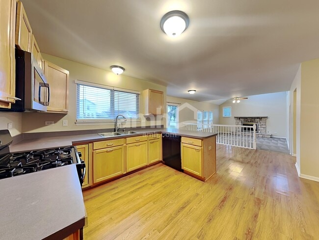 Building Photo - 7003 Pyramid Dr