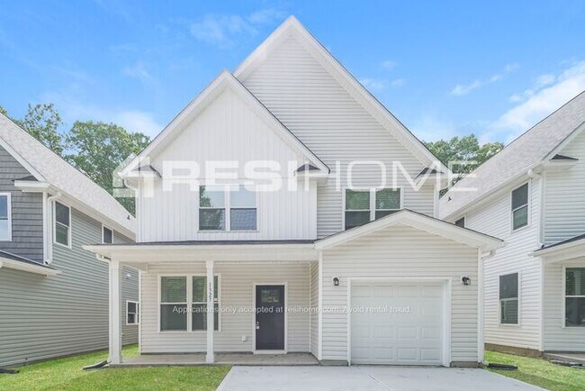 Building Photo - 1327 Log Cabin