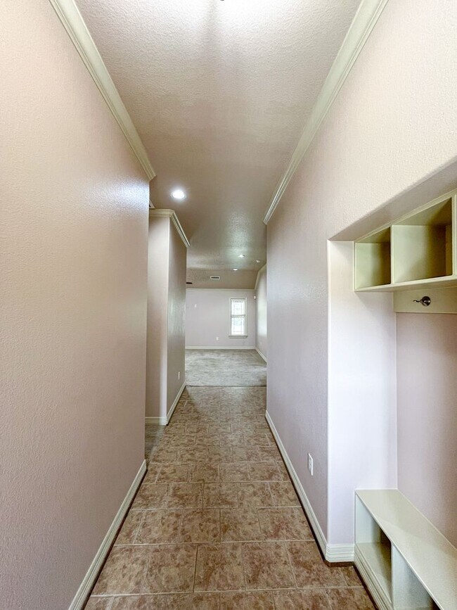 Foto del edificio - Available NOW This charming 1 story, 3 bedroom, 2 bath house could be your next home! Beautiful c...