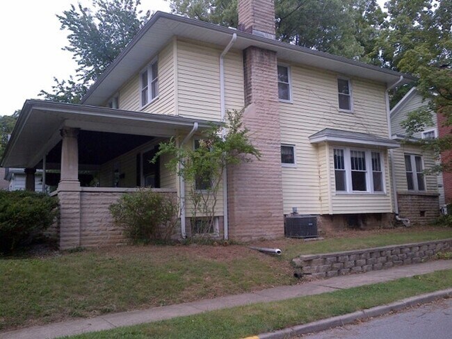 Building Photo - 625 S Fess Ave