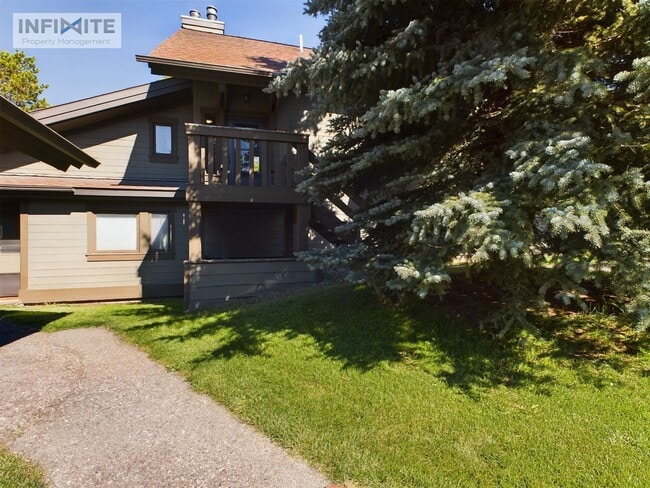 Building Photo - Comfortable 2 bedroom and 3 bathroom in Bi...
