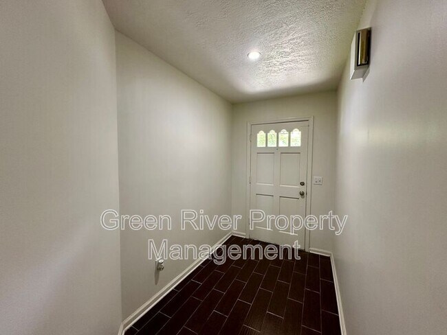 Foto del edificio - 3288 Deerfield Pointe Dr
