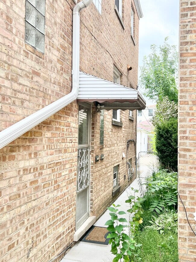 Foto del edificio - 5536 N Major Ave