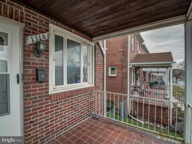 Foto del edificio - 1316 N Ellwood Ave