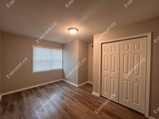 Building Photo - 755 Charter Oak Dr