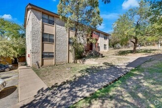 Building Photo - 908 N LBJ Dr