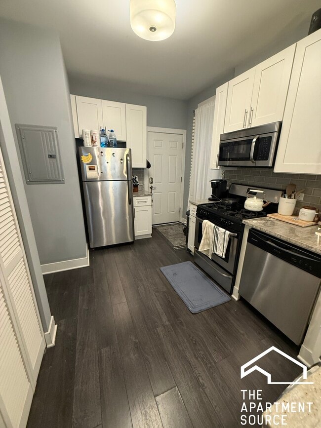 Photo - 1433 N Cleaver St Apartment