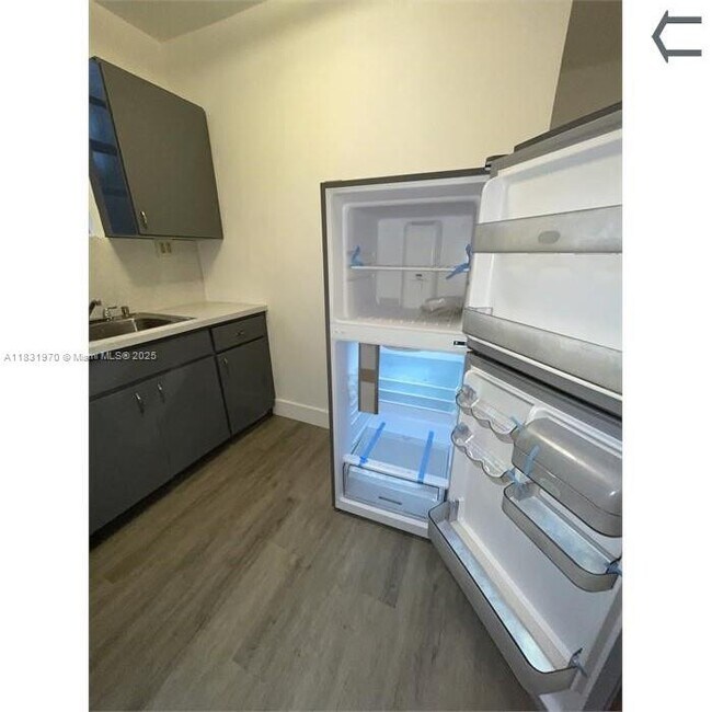 Foto del edificio - 784 NW 100th St