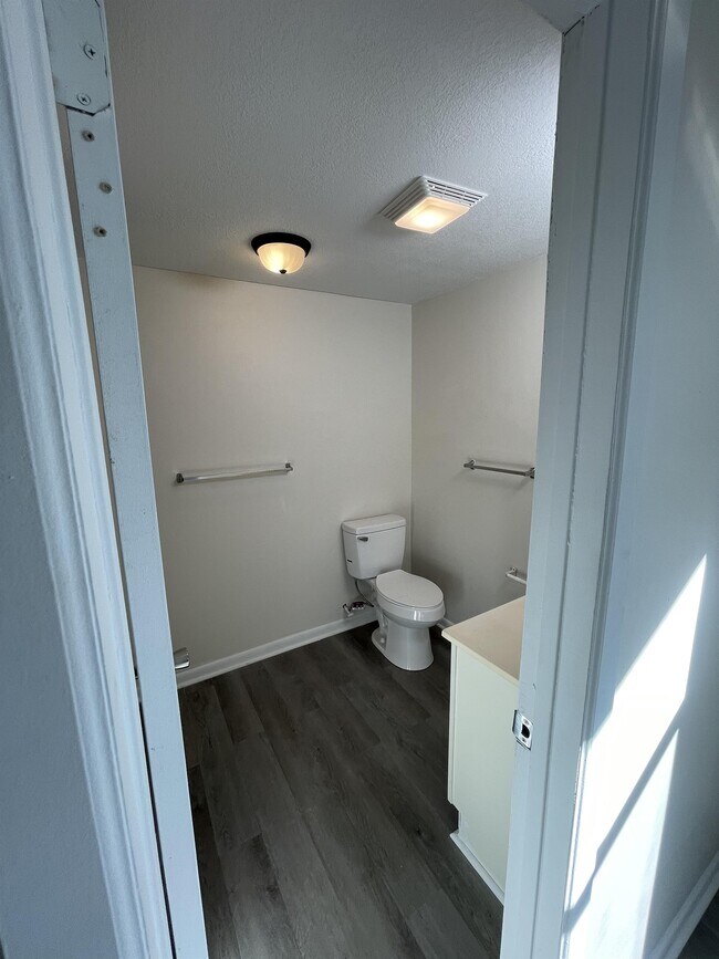 Foto del edificio - 930 Sparta Dr